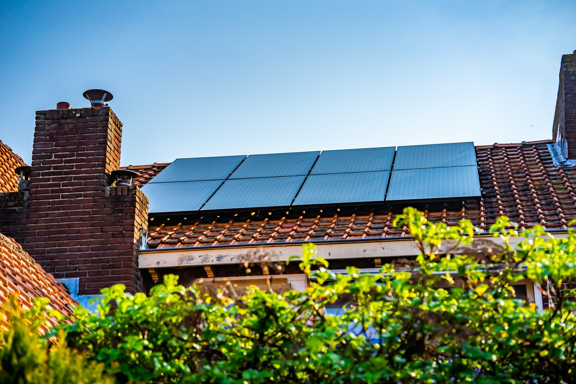 Solar_Panels_Retrofit_Domestic_Homes_Gettyimages 1140988395